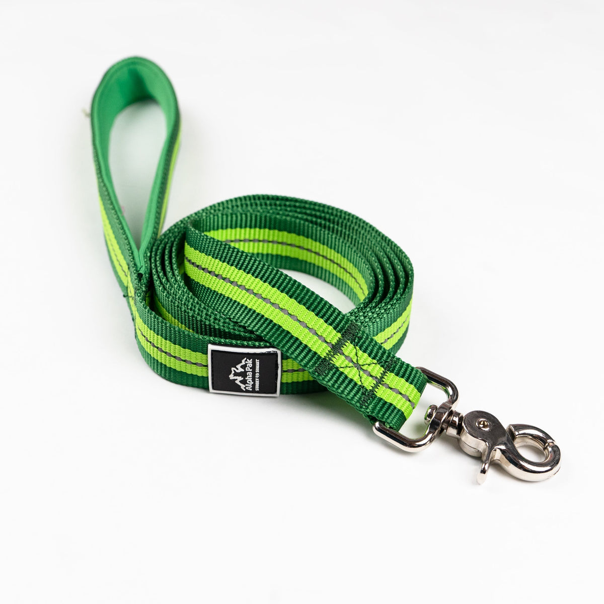 Durable Flat Dog Leash – Classic Adventure Style - American Bark Bliss